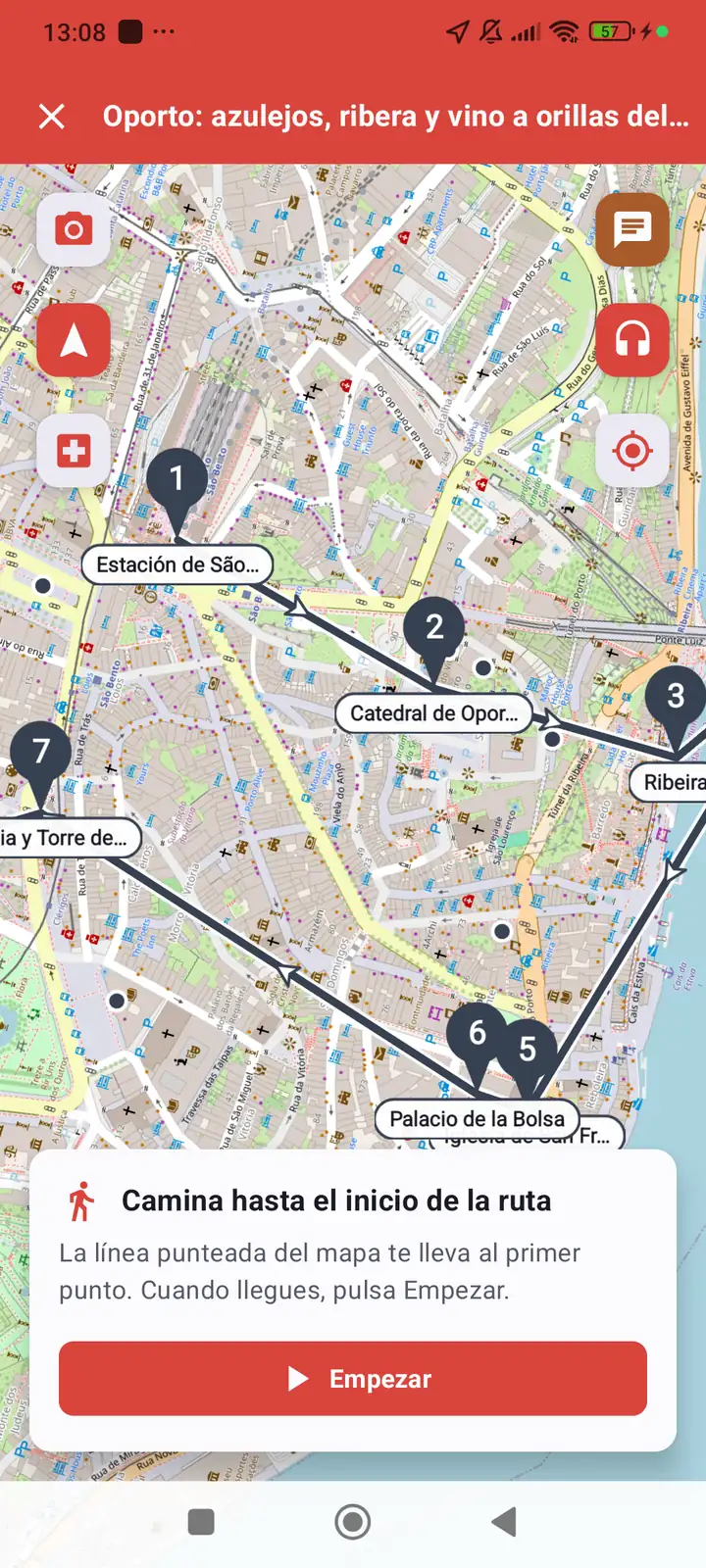 Mapa de un recorrido por Oporto con siete paradas numeradas unidas por el itinerario.